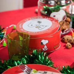 Titelseite -Einrichtungsgeschäft butlers dose snoopy keks rund peanuts in rot 1