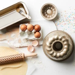 Gugelhupfform Ø 22 Cm SWEET BAKERY In Beige -Einrichtungsgeschäft butlers gugelhupfform o 22 cm sweet bakery in beige 2