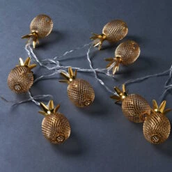 LED-Lichterkette Ananas 10 Lichter Mit USB-Batteriefach MIAMI In Gold -Einrichtungsgeschäft butlers led lichterkette ananas 10 lichter mit usb batteriefach miami in gold 4